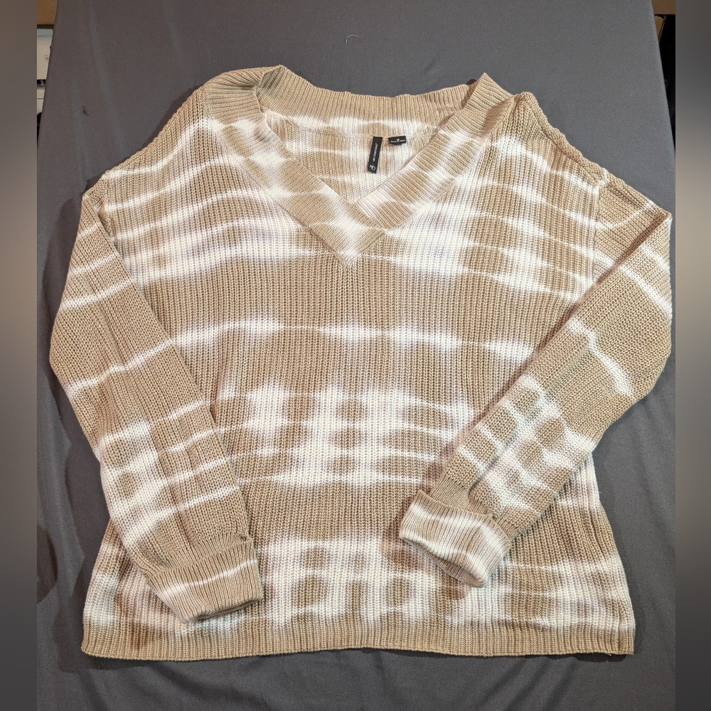New Directions Beige and White V-Neck Sweater